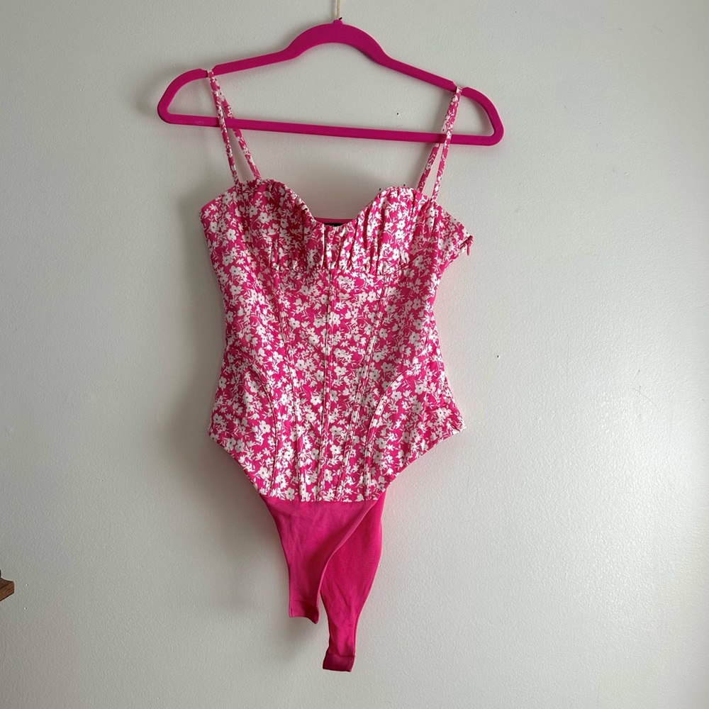 Zara • Pink and‎ White Floral Corset Bodysuit